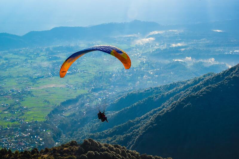 paraglider at Bir Billing