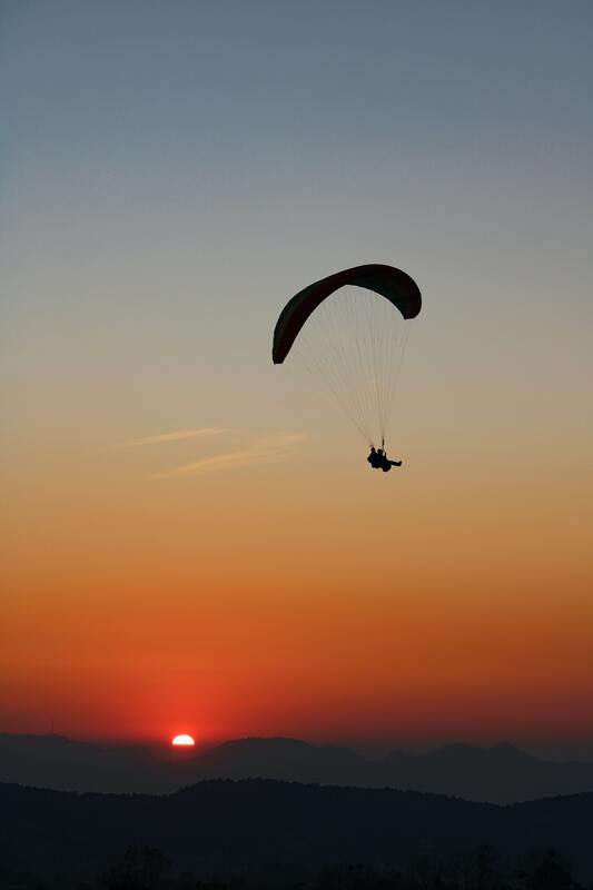 paraglider at Bir Billing
